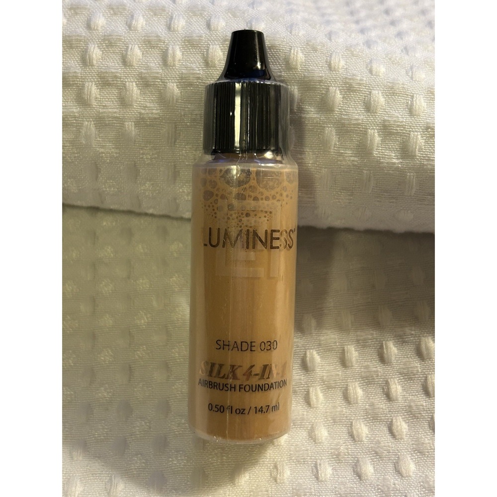 LUMINESS AIRBRUSH FOUNDATION SILK 4 in 1 SHADE 030 FOUNDATION .50 OZ  New Sealed